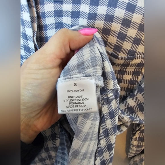 Pink Rose Blue and White Checkered Button-Up Shirt Womens Size Small - Picture 4 of 7